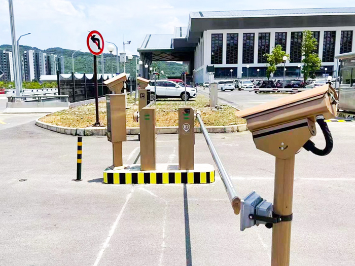 某景區(qū)停車場(chǎng)采用 “安快” 一進(jìn)一出直桿道閘
