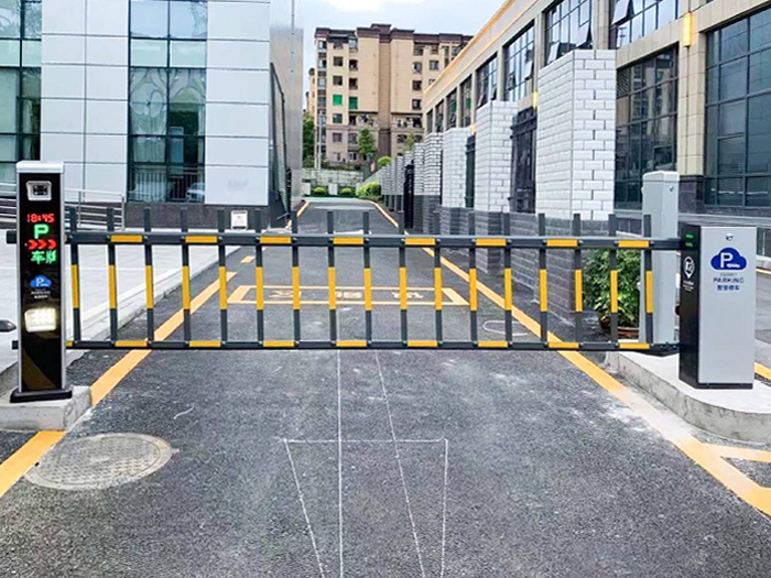 某辦公樓采用 “安快” 同進(jìn)同出車(chē)牌識(shí)別系統(tǒng)案例圖